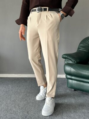 Pile Detaylı Kemerli Krem İtalyan Kesim Pantolon