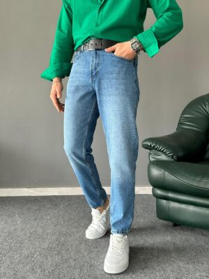 Taşlamalı Mavi Kemerli Boyfriend Jean